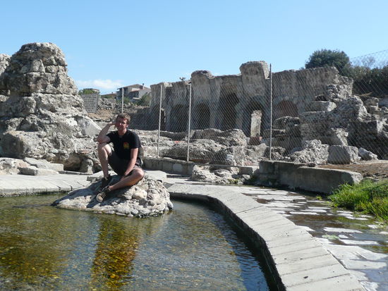 Auf dem Weg sind wir durch Fordongianus gefahren. Hier haben sich schon die alten Römer in den schwefelhaltigen (wirklich sehr heißen) Quellen entspannt.