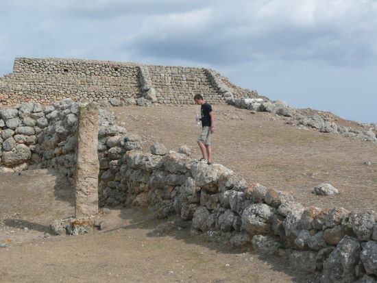 Monte d'Accoddi...eine Stufenpyramide auf Sardinien