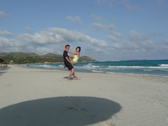 ..Unser letzter Strandtag.. Hier ist es uns besonders schwer gefallen, Abschied zu nehmen. Wir nutzen am letzen Vormittag, bevor wir nach Cagliari fuhren, jede Minute um hier noch ein bisschen zu spazieren.