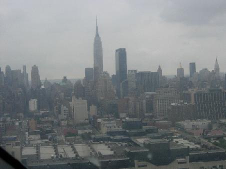 Noch ein Blick vom Hudson River auf Midtown, mit dem Empire State Building in der Mitte.