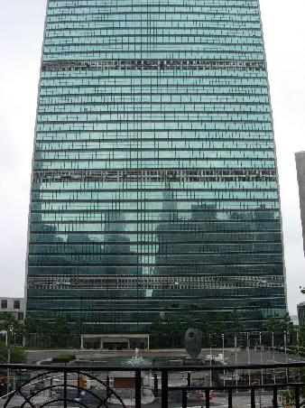 Der Sitz der United Nations. (Gabi, das Gebaeude war gleich das Naechste ums Eck).