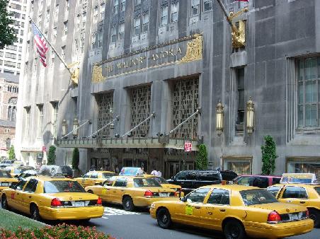 NYC bestes Hotel mit den ueblichen Yellow Cabs