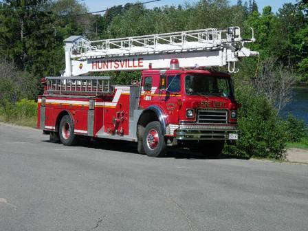 Die Huntsville Feuerwehr beim Ueben.