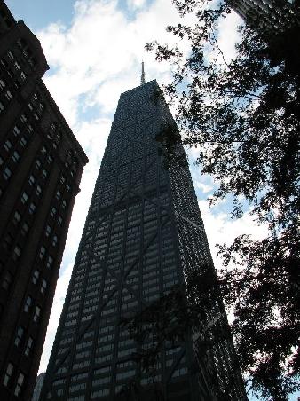 Das John Hancock Center von unten.