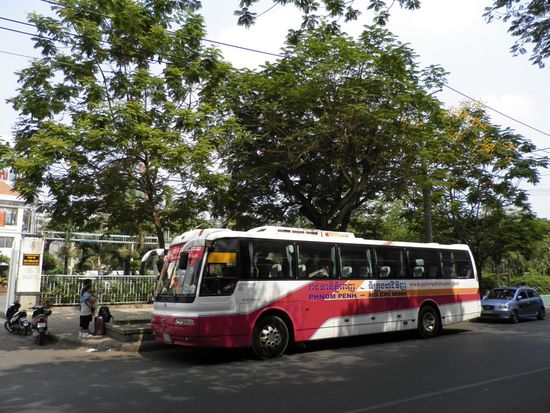 Ganz ok fuer die lange Reise, aber der Chauffeur hat es glaube ich nie geschafft ohne chrrrrrrr...knnnnk den ersten Gang einzulegen