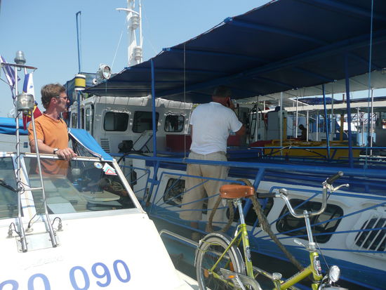 Endlich eine Tankstelle am Wasser