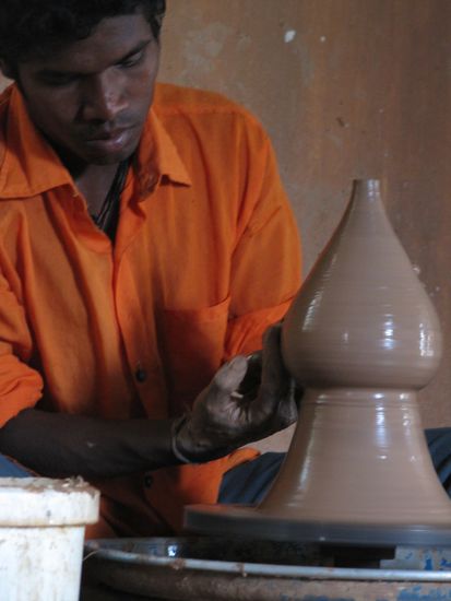 Elefantenkoepfe vom Stock gedreht.