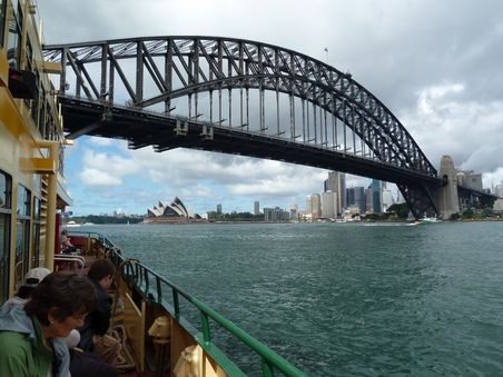 Anflug auf Circular Qquare von Darling Harbour herkommend.
