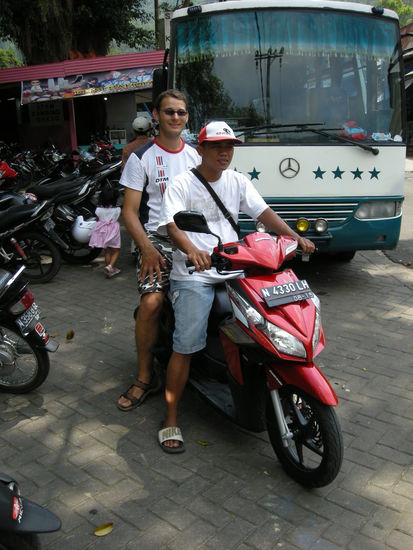 Mit dem Ojek zum Wasserfall 