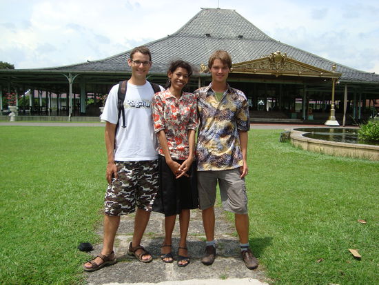 Der 2. Kraton mit der super deutsch sprechenden Führerin