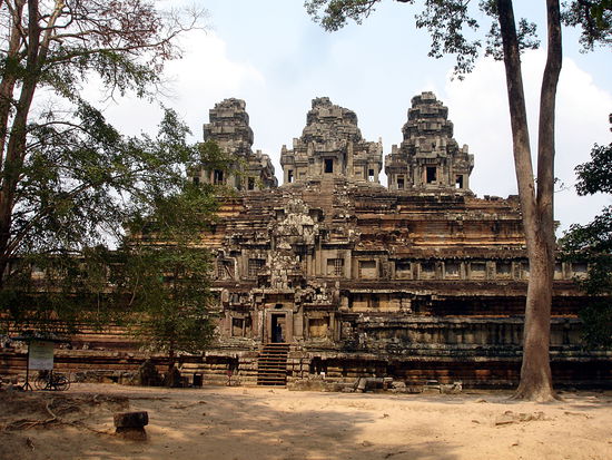 Ta Keo - Tempel in Form eines stilisierten Tempelberges.
