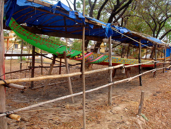 Drachenboot im Wat Batcha