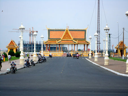 Vetika Oumtouk - Pavillon am Tonle Sap gegenüber vom Palast