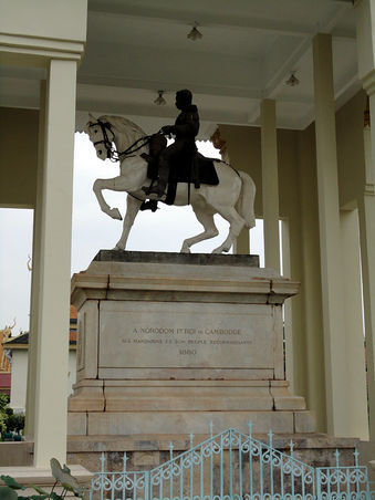 Silberpagode - Reiterstandbild König Norodoms