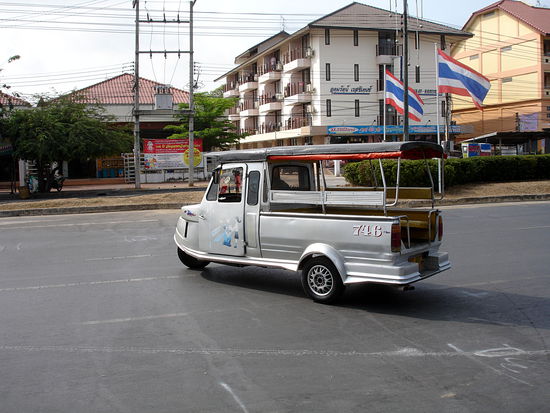 Typische Taxiform in Ayutthaya - nur sehr niedrig zum sitzen