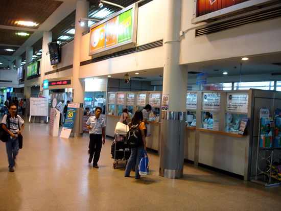 Hauptschalterhalle im Busbahnhof Nord