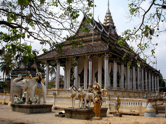 Wat Tahm Rai Saw