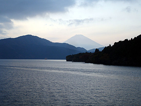 Ganz am Ende des Tages erhaschen wir doch noch einen (leider nicht sehr guten) Blick auf den Fuji.