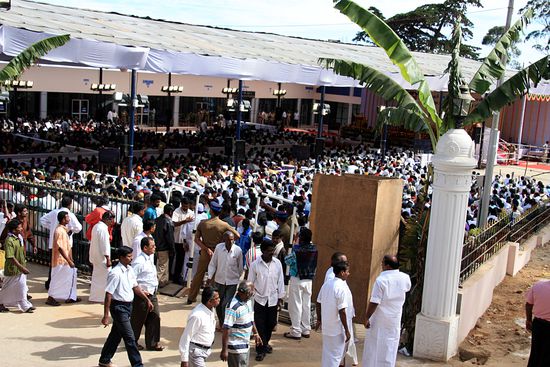 Der neue Busbahnhof wird eröffnet und hoher Besuch erwartet