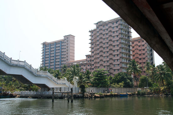 Der Ashram Matha Amrithananda. Hier kann man  wohl auch nur übernachten.