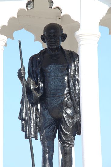 Ghandi Memorial an der Promenade