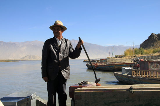 Unser Fährmann über den Brahmaputra
