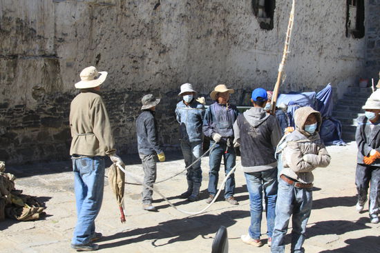 Auch hier wird wie überall um diese Jahreszeit neu "gestrichen".