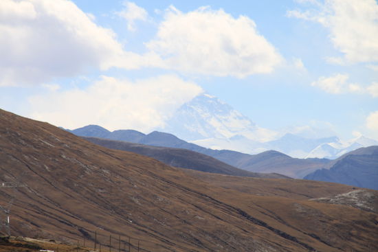 Mount Everest mit seiner "üblichen Fahne".