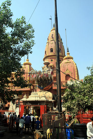 Kleiner Chaintempel in der Gasse zur Metro.