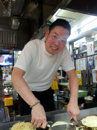 Chef - bei hier waren wir jeden Abend in Hiroshima. Dritter Stock aus dem Aufzug raus schräg links.