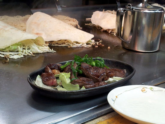 Zur Abwechslung superleckeres Rindfleisch von der Terpenjakiplatte.