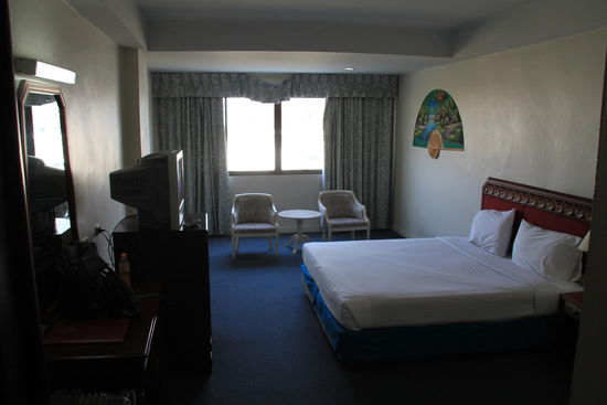 Mein Zimmer im Vienthong für 1100 B incl Frühstück vom Pool mal abgesehen und dass es etwas weit außerhalb war ganz o.k.