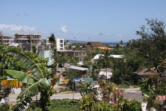Auch am Bulabog wird eifrig gebaut. Dennoch geht es ungleich ruhiger zu.