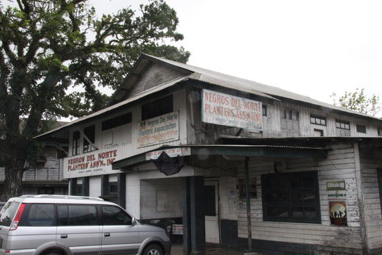 Da fühlt man sich tatsächlich in Kolonialzeiten zurück versetzt.