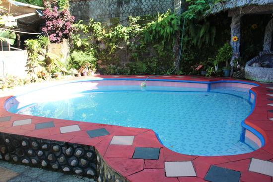 Der "Pool" auf dem Dach von Jappans Haus. Damit ist sein B &amp; B tatsächlich wohl die einzige Unterkunft neben dem staatlichen Hotel Banaue, das einen Pool hat.