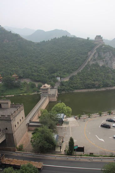 Maueranlage auf der anderen Talseite