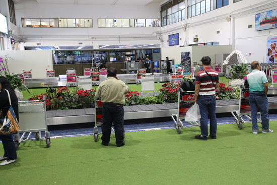 Warten auf den Koffer