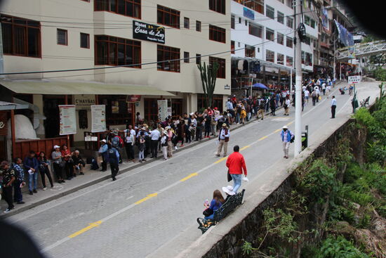 Warteschlange auf den Bus