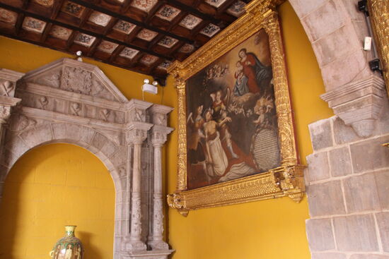 Das gehört zum Kloster, das auf das Inkaheiligtum gebaut worden ist.