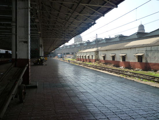 3.11. Dienstag
Start in Indien an der Victoriastation Mumbai.