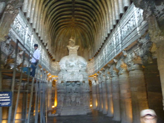 Prachtvoll herausgearbeitete Tempelhöhle