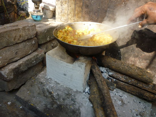 Frau Mukesh lud uns zu einem leckeren pikanten Mahl ein.