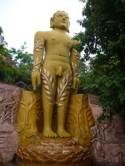 Vor langer Zeit soll dieser Rishi hier einige Zeit nackt in Askese verbracht haben. Es könnte sich um Siddartha handeln, der als Avatar Vishnus verehrt wird.