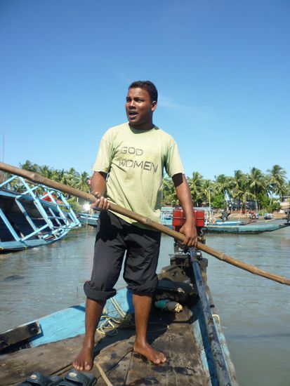16. November
Fahrt mit dem Bus zum Chilika Lake um bei einer Bootsfahrt Delfine zu sehen.