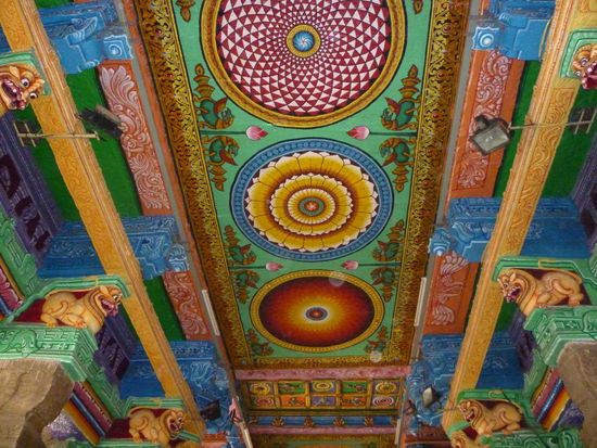 Decke im Tempelinneren.