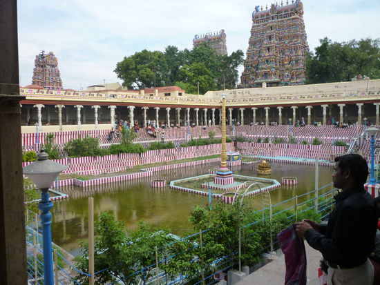 Badeanlage im Tempelinnenhof