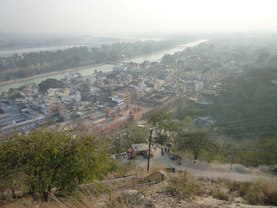 Blick vom Berg auf die Stadt