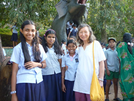 Die Mädchen freuen sich für jedes Foto, dass man mit ihnen macht
