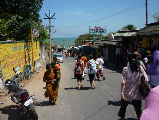 Kanyakumari
Strasse zur Fähr-Anlegestelle.