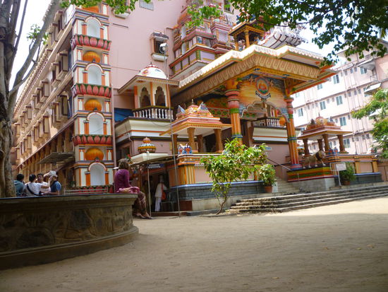 Vorderseite des Tempels